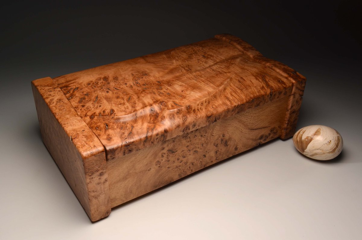 Distinctboxes's tweet image. A #Handmade desk entirely from Burr oak - No.0055. SOLD For more pics and info -bit.ly/1QCrwyn