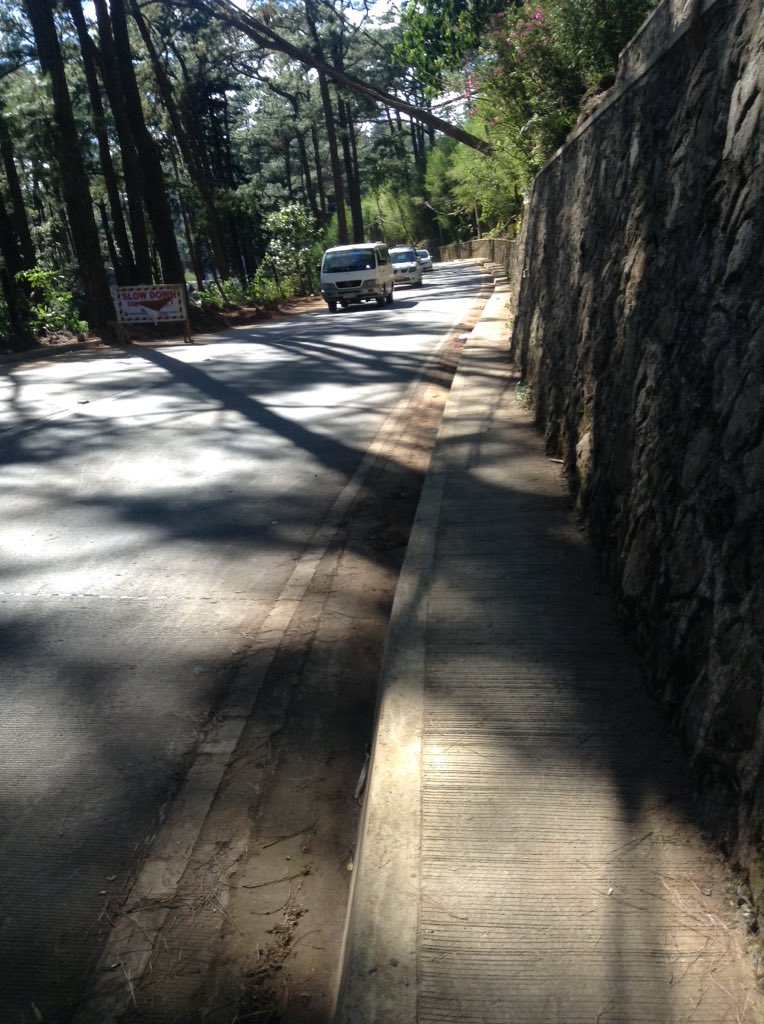 AlthaeaRonne's tweet image. Walking alone #BaguioFeels #RoadWalk #Alone #BadMood #EarlyVacation
