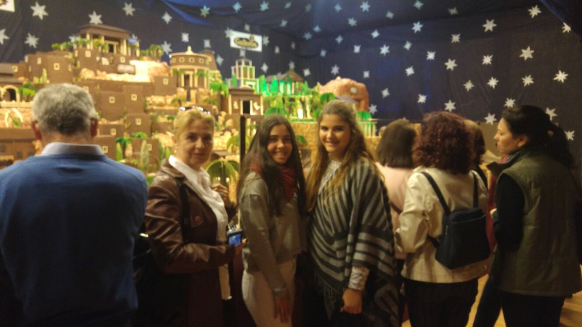 ENTRECULTURASGC's tweet photo. Fantastica mañana en #Rute con las #JEP15 #GallerosArtesanos @laflorderute #MuseoAnís y coro #ArtMusicae https://t.co/KN61G0IQbq