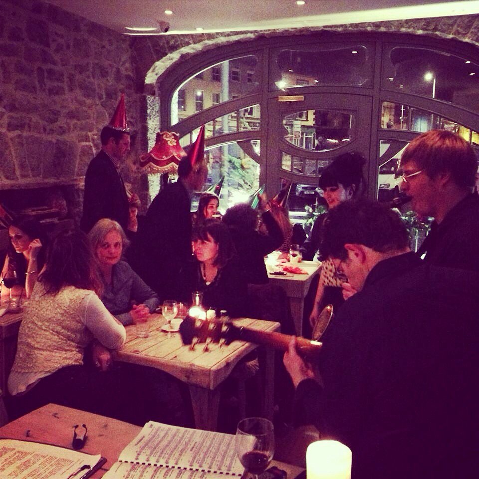 Christmas <a href="/Gorgeousgort/">Gallery Cafe</a>  will be organically vintage with the warmth of velvet,smell of cinnamon,sound of Sinatra .