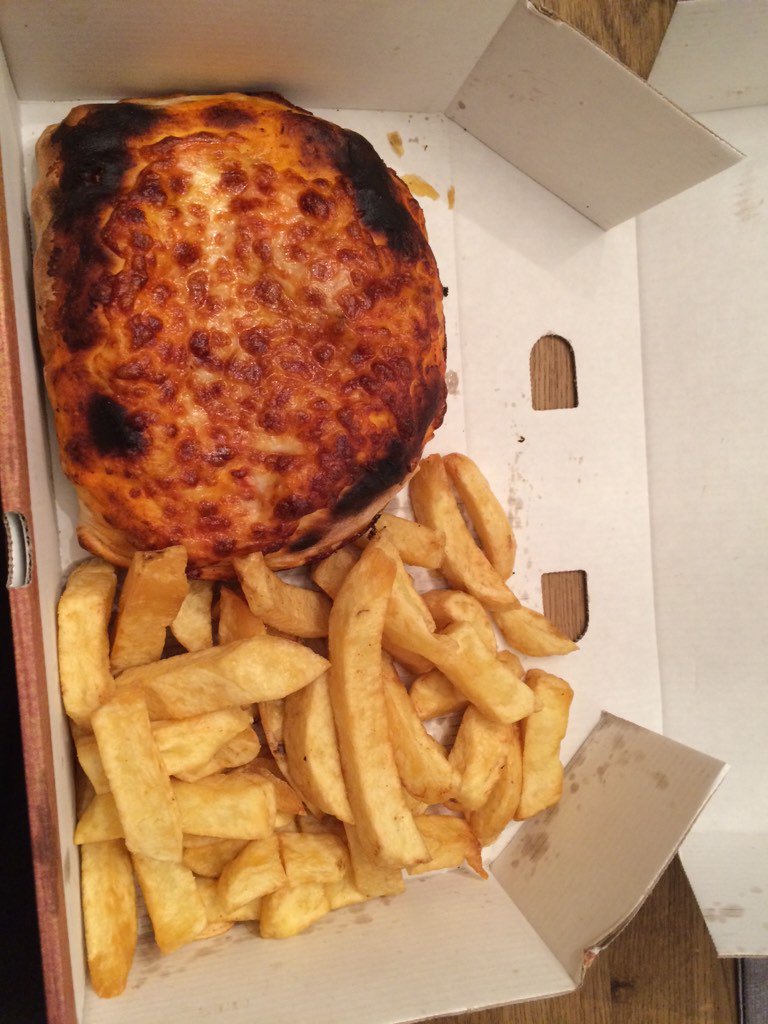 McFarlaneRab's tweet photo. @ward619 u can stick ur Tony Mac Calzone up yir arse aw day big man.....thanks to the Coral ๐ฐ#BeenWhile ๐๐#Calzone https://t.co/uRBrXRxfWa