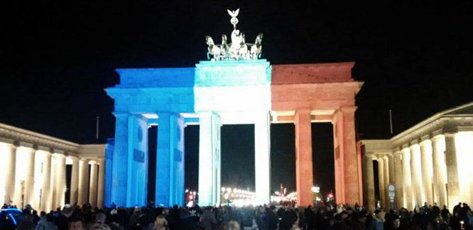 IlonaMasche's tweet photo. Solidarité #Berlin #ParisAttacks https://t.co/MHr1SLwR7D