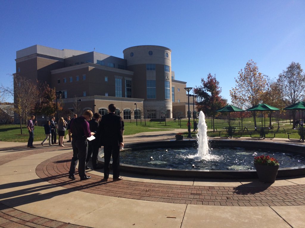 iupuiUSG's tweet photo. USG taking a tour of the beautiful @USISGA campus! #SGCC15 https://t.co/OMw5mCMCt5