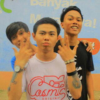 Lama gak buka my twitt RT "<a href="/LVTD_OFFICIAL/">LIVE TO DIE</a>: <a href="/AriandyRio/">Rio ariandy</a> <a href="/ical_julio/">Julio Ical</a> and fajar kece kece kan Live To die wkwkwk "