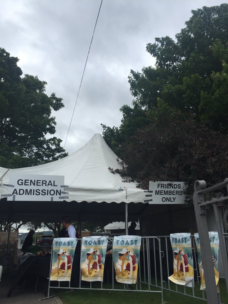 Weather update: cloudy, breeze, no rain, even a bit of blue! But come prepared. #sunniesamust. See you soon!