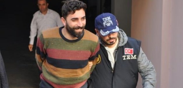 izmirgibiyiz's tweet photo. Türkiye'de ikinci kez ele geçen bomba, İzmir'in kalbi konumundaki 'Konak'ta patlayacaktı. /10 KASIM - KONAK https://t.co/4YR5s9QZzH