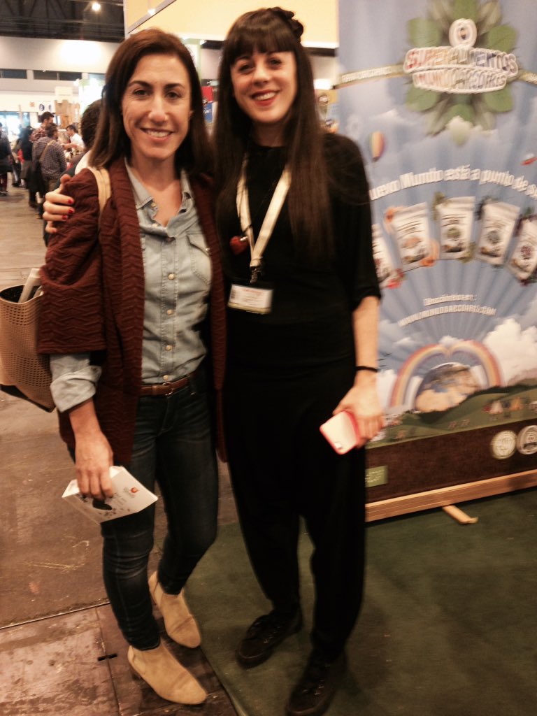Celia_GP's tweet photo. Qué suerte!! venir a #bioculturamadrid y encontrarte con @crissmun #fan! https://t.co/XI3y2x78zN