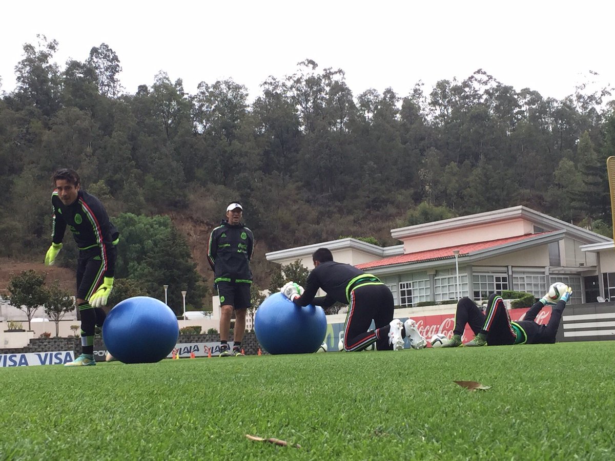 Selección Mexicana realiza trabajo regenerativo con miras a Honduras - CTyEWzvU8AAP2yd