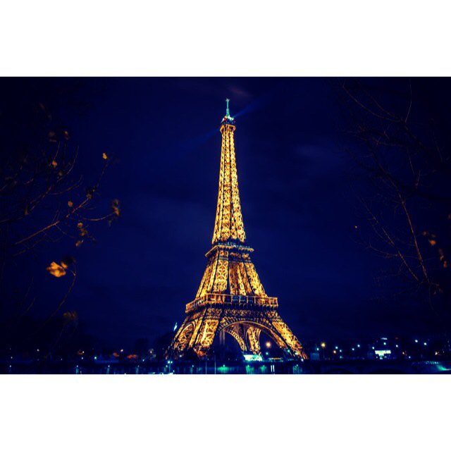 AlejandraMVG's tweet photo. #PrayForParis 🇫🇷🇫🇷🇫🇷 https://t.co/Joyu9khqmP