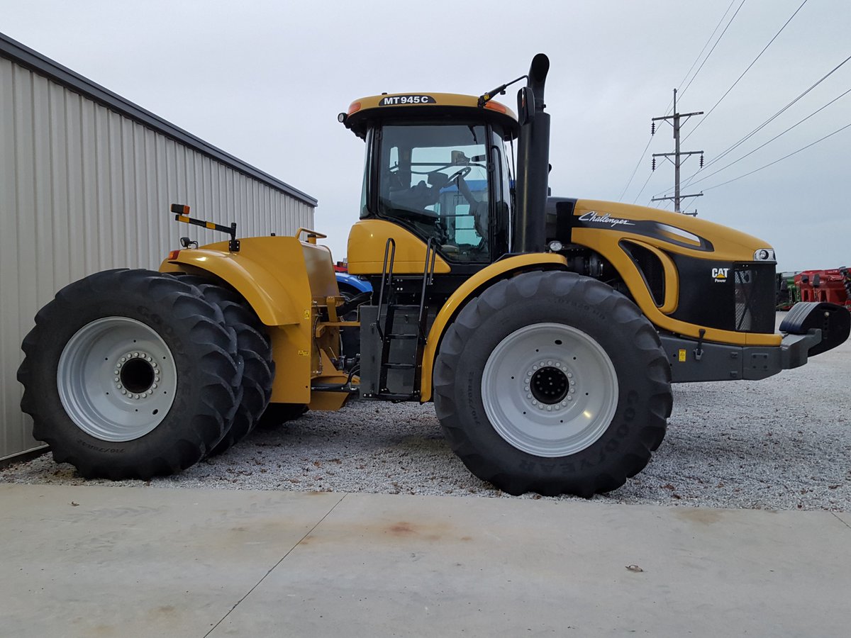 KuhnsLlc's tweet photo. A few sales this week, AGCO to NE, Versatile to IN, Case to WA, Chlgr next county #tractor  https://t.co/3pZItSlq6j https://t.co/OB2MtLZcAK