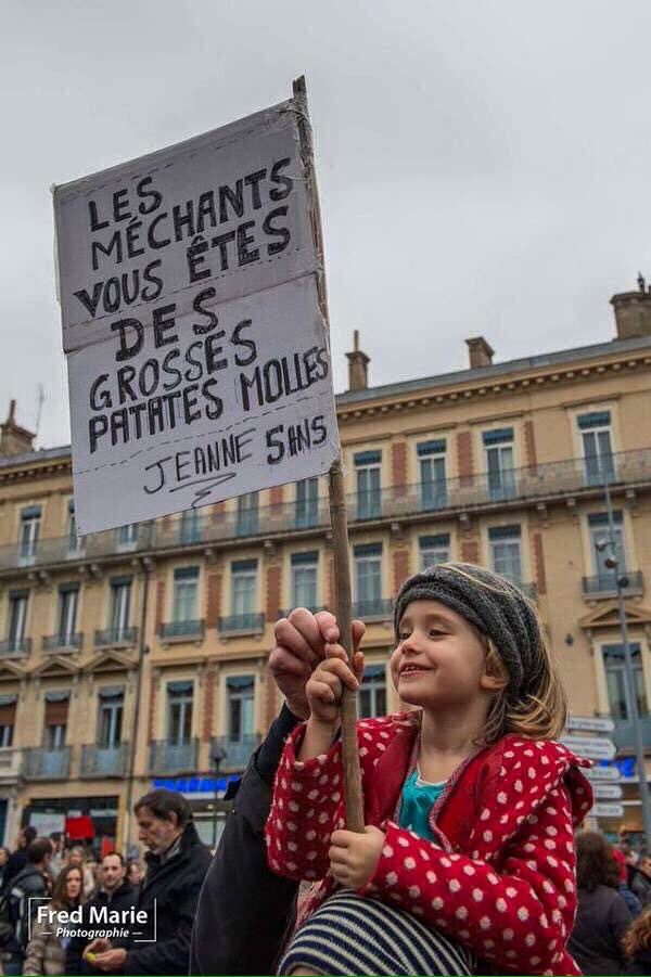 maylis__h's tweet photo. Cette image en dit beaucoup 😑 #ParisAttacks https://t.co/AEYHTpmJoS
