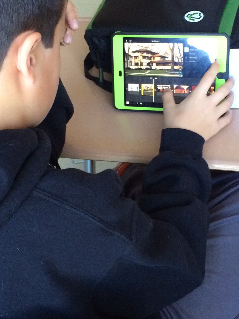 brooke92282's tweet photo. @OakPark97 curating visuals in iMovie for our I AM FROM poems, look out world! #julianmiddleschool https://t.co/tuuzu2C7K7