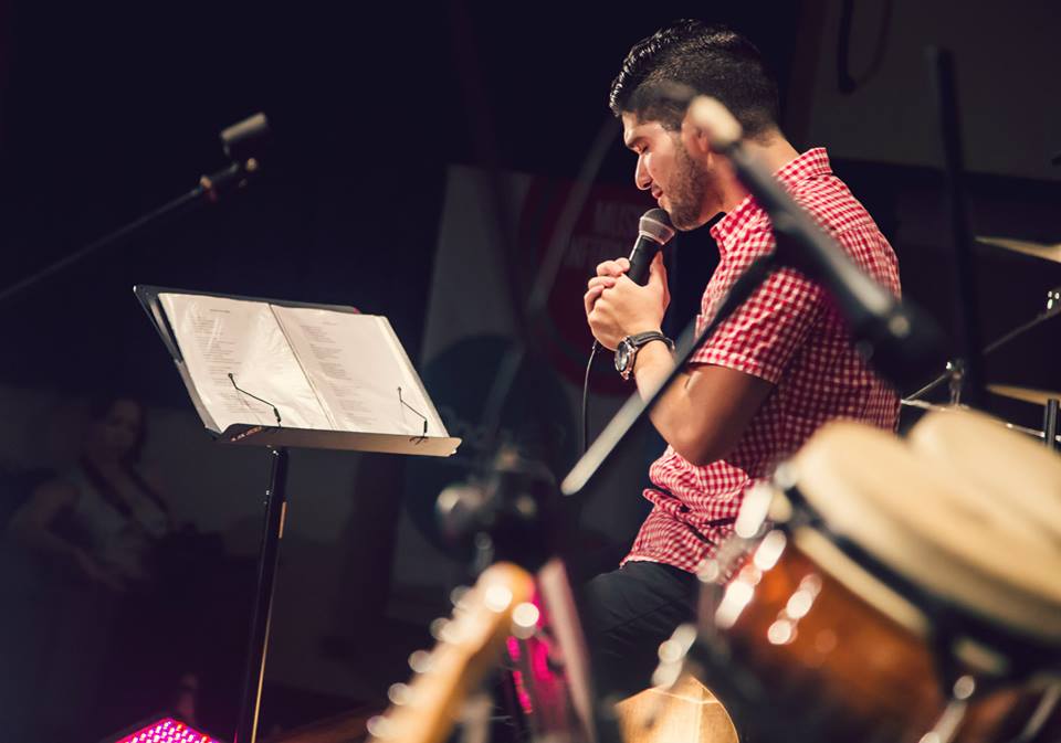 GuatacaValencia's tweet photo. Haz clic en https://t.co/HFtofTvKXY y mira las fotos del concierto de @robcoronelmusic en #NochesDeGuatacaVln https://t.co/1PoeeXXMlO
