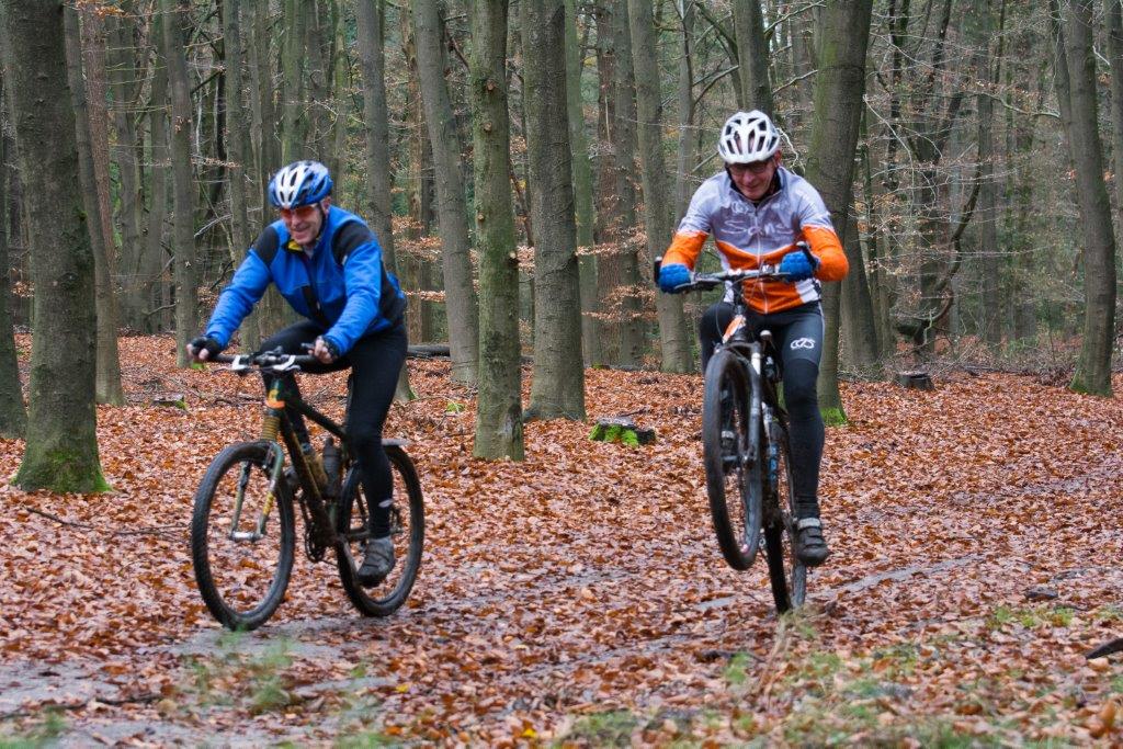 Fotoverij's tweet photo. Foto's VolkerWessels Holterberg ATB-tocht @FtcCC75 op 14-11-2015 vind je hier:  https://t.co/esg9BR81AN #Nijverdal https://t.co/iMzDkLJCDs