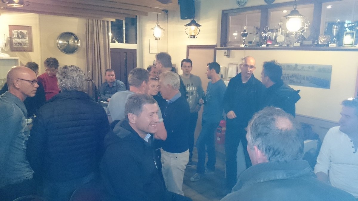 Run op kaarten voor de #LooseAvond (28/11)! Houd nathalzenloo.nl in de gaten voor de laatste info over kaartverkoop.