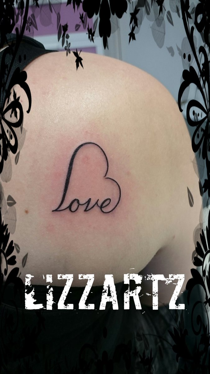 Lizzartz tweet picture