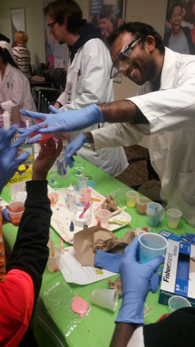 katierankin85's tweet photo. So much fun and enthusiasm at the Creative Chemistry event! @SheridanFAST @SheridanChemist @HACEbrampton https://t.co/1p7RvdRCbo
