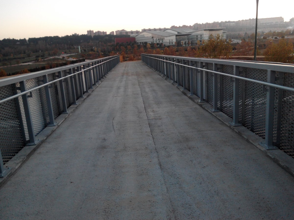 De verdad tenia q ser tan fea la nueva pasarela?