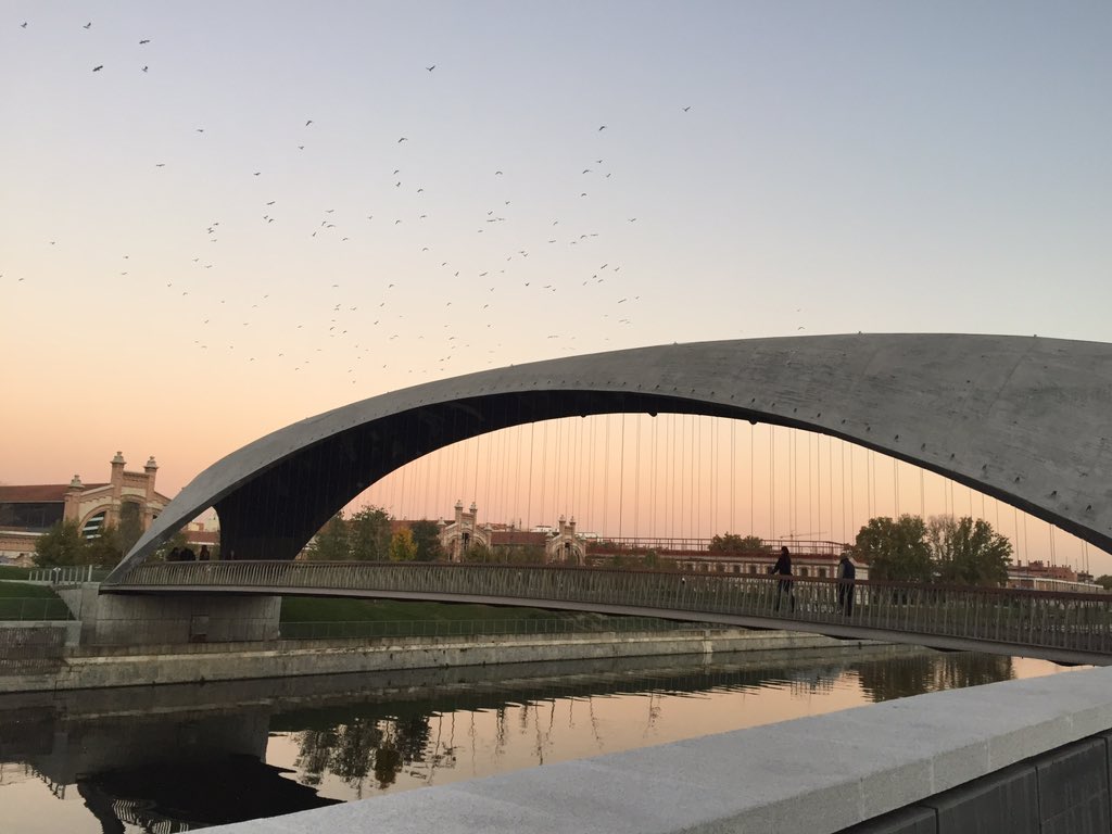 Heading for a drink near the river... Fun #exploring different areas of #Madrid! <a href="/vayamadrid/">¡Vaya Madrid!</a> <a href="/mataderomadrid/">mataderomadrid</a>