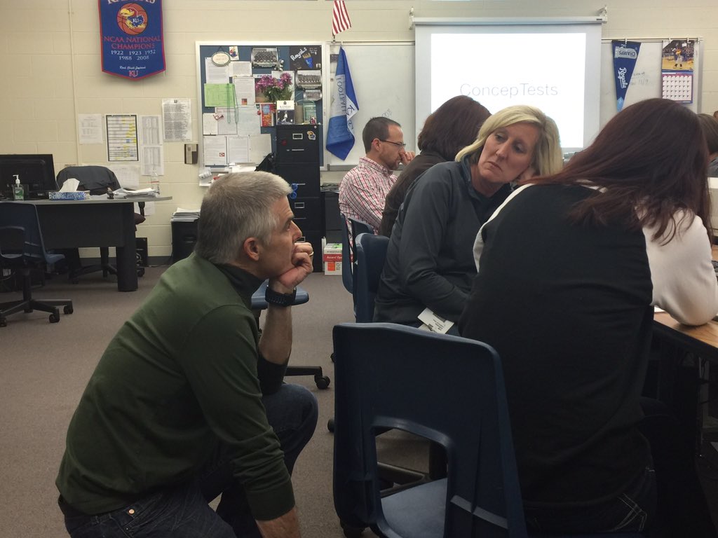 FlipConKS's tweet photo. Individual conferencing with @jonbergmann during Peer Instruction session at #FlipConKS https://t.co/AyObDEdFhn