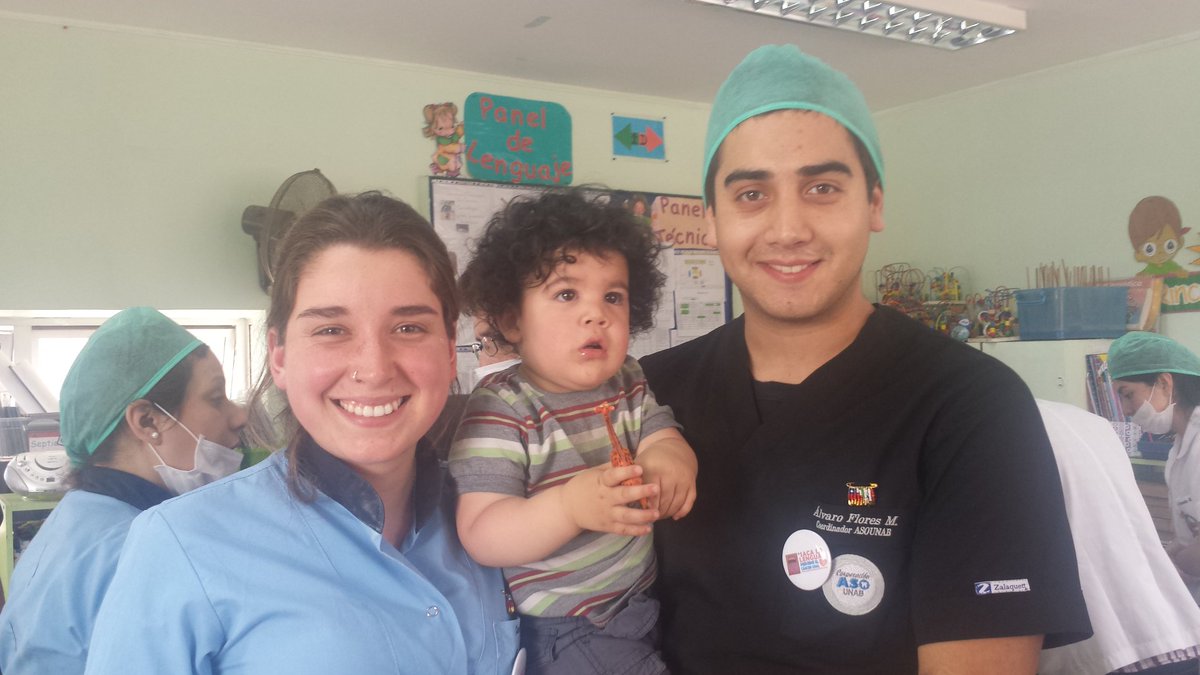 AsoUnab's tweet photo. #operativo #dental #ASOUNAB colaborando con #rotaract vitacura en #EscuelarepúblicadeMéxico https://t.co/dHSoAdLKyg