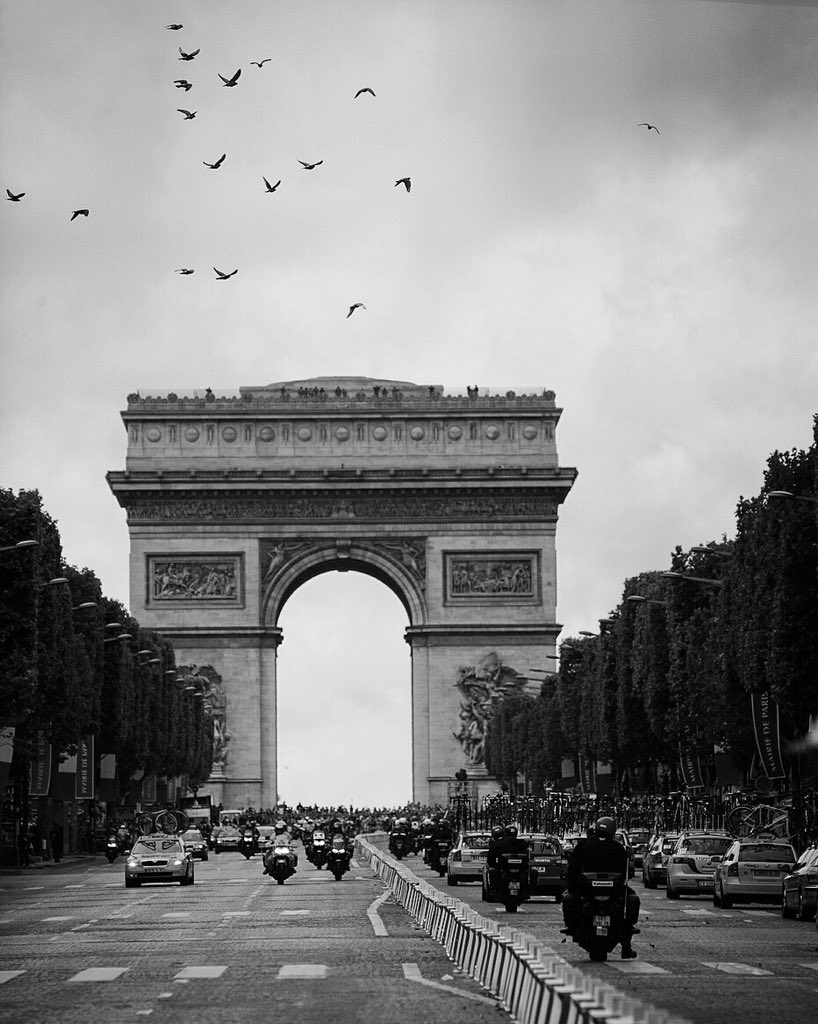 LizKreutz's tweet image. ❤️🇫🇷 #LoveForParis