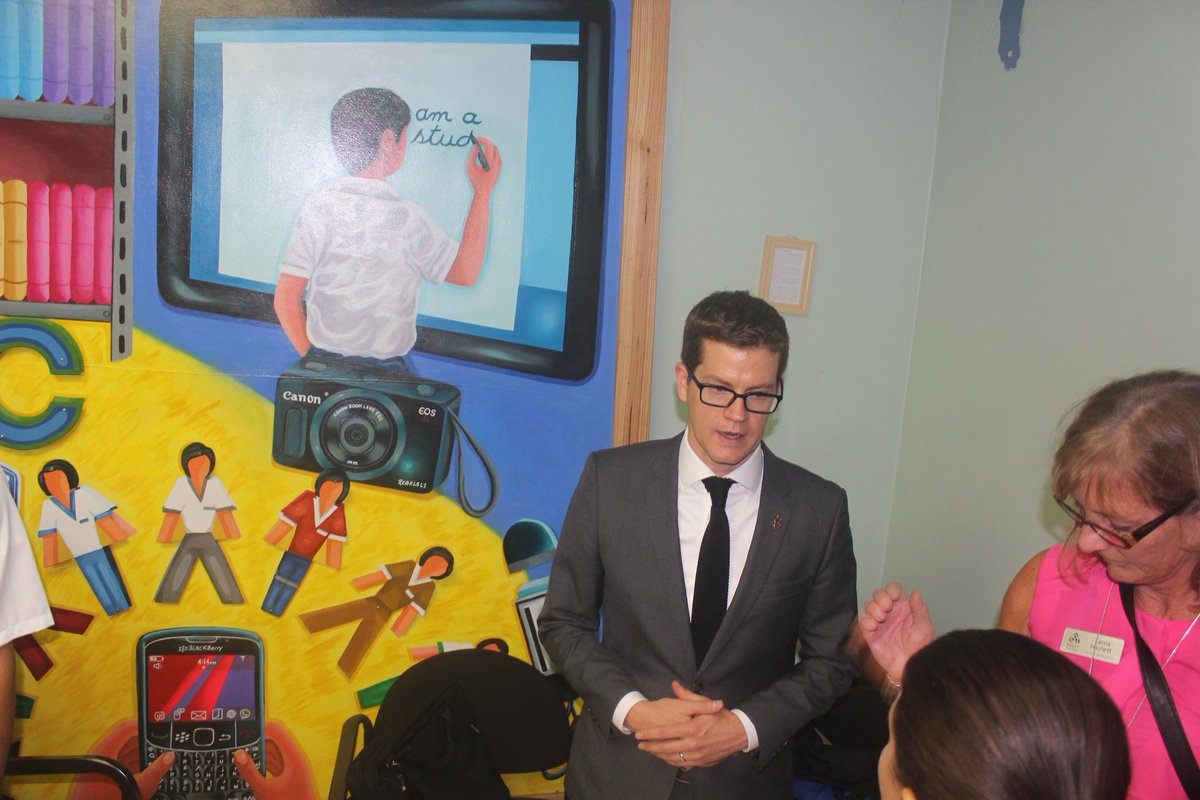 Elegancia, Firmeza y Confiabilidad es todo lo que nos brinda las Unviersidades que asistieron a nuestra 1raFeria