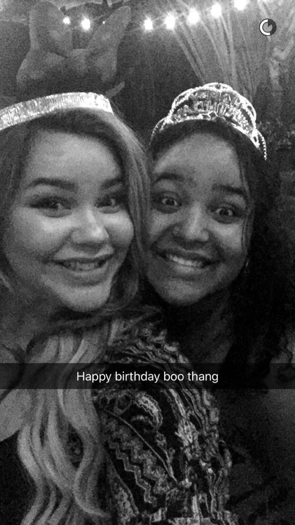 YaGirlMelberne's tweet image. My face is like 😁 LOL 
Cc: @ctaquechel3 #birthday #boothing #22again