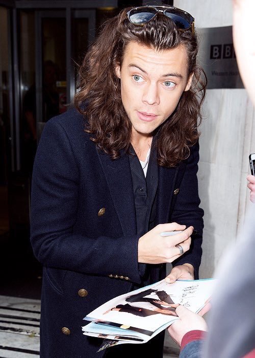 thelittlegend's tweet photo. how are my boys so freaking beautiful 

#MTVStars One Direction https://t.co/CEkKyavcdR