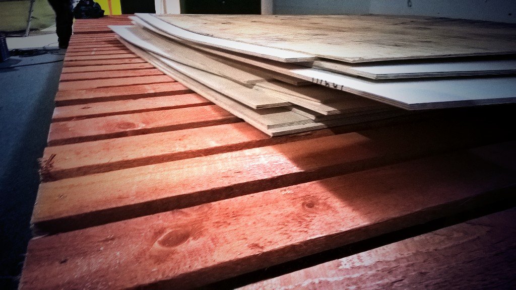 rollbetrieb's tweet photo. #Rollbetrieb startet klein: Wir haben mit den Bau eines Kidsparks in #Halle begonnen. #Skateboard #woodwork https://t.co/erIWAqerbG