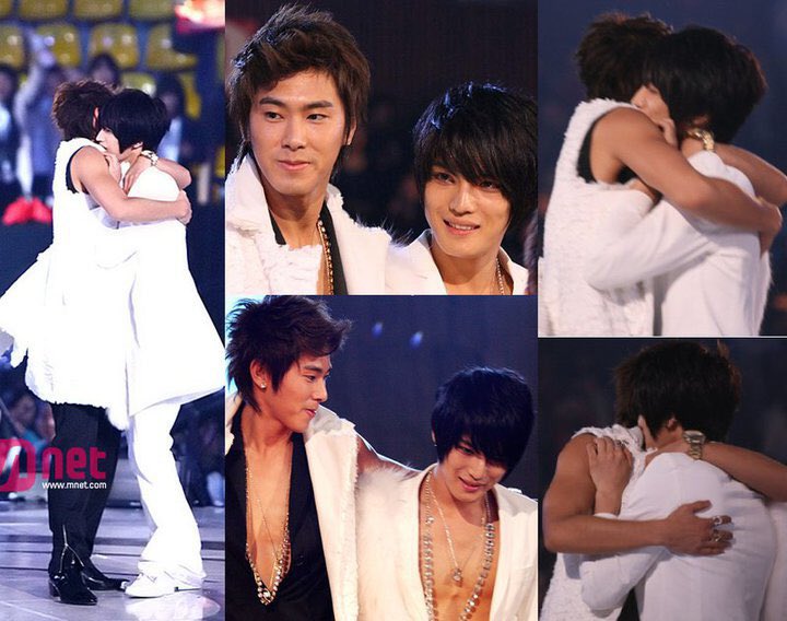 This is the best memory &amp; achievement of TVXQ ♡ RT <a href="/sheracassiopeia/">Sherra</a>: ❤️