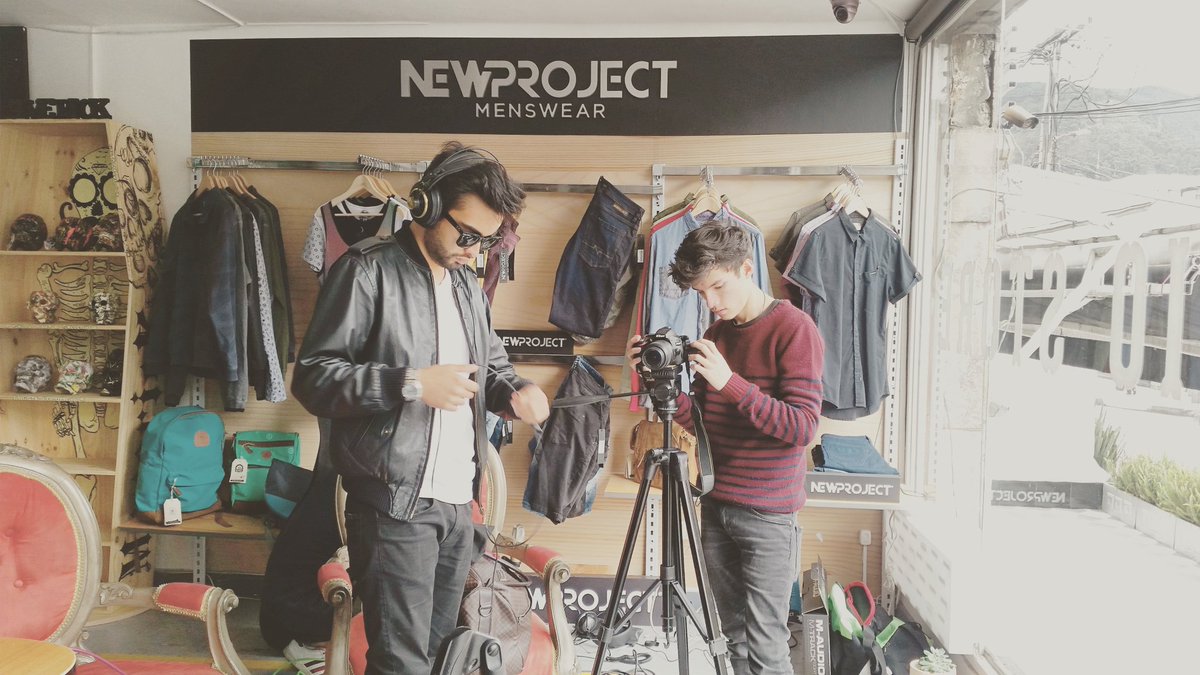 Jambora's tweet image. Ya estamos en #FireStudio preparando todo para el acústico que tenemos para ustedes!