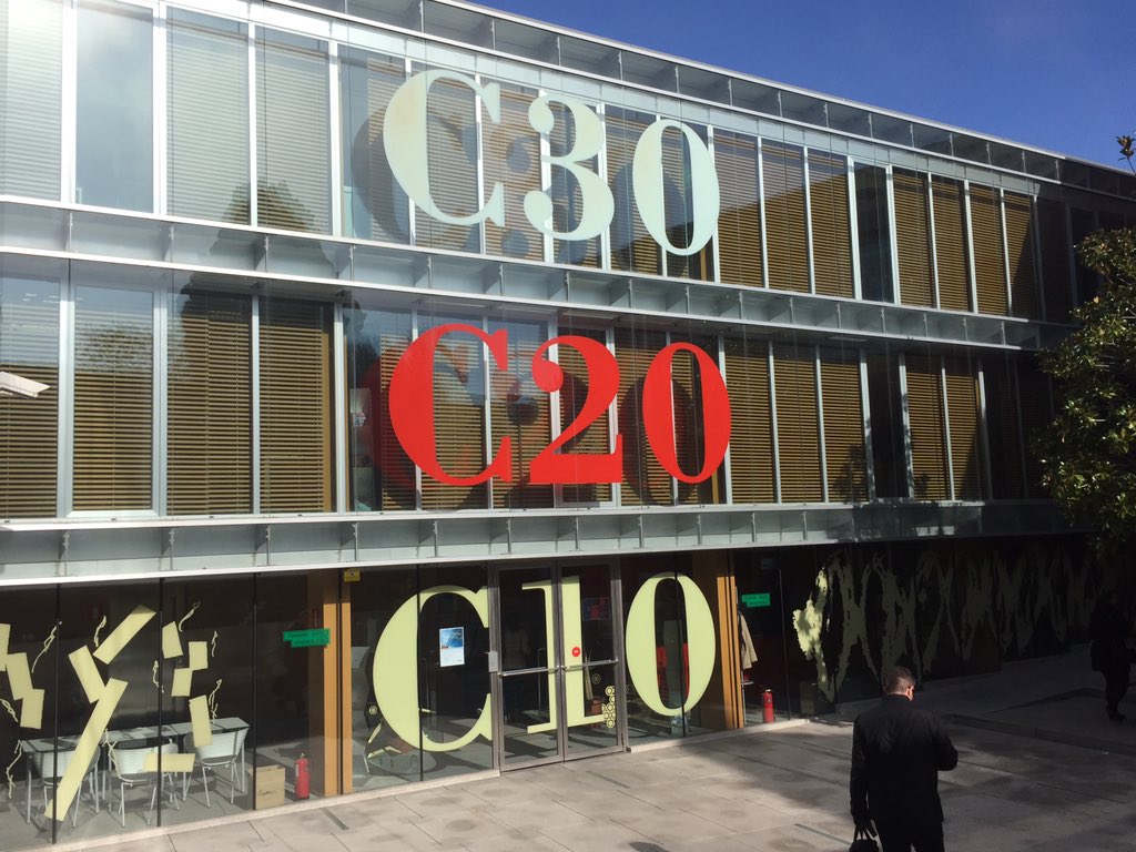 ManelTrenchs's tweet image. Explaining #arthistoryflip @escolapiamataro in @citafgsr  
#BBPPcita 
Another great #edtech experience
#PLN