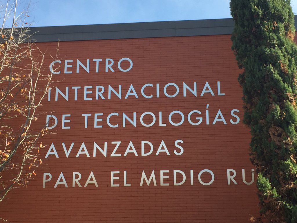 ManelTrenchs's tweet image. Explaining #arthistoryflip @escolapiamataro in @citafgsr  
#BBPPcita 
Another great #edtech experience
#PLN