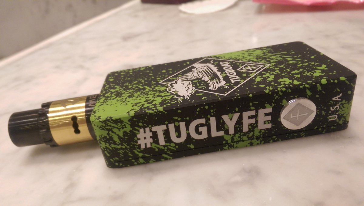 FotoGeekery's tweet image. Picked up this unregulated beauty at @VapefestIreland 😊 #WhatUpTugboat!