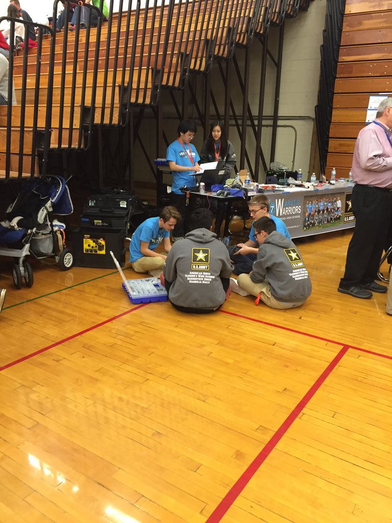MsD_atLCSD's tweet image. Go Arctic Warriors!!! #LPoolVEX #LPoolHS