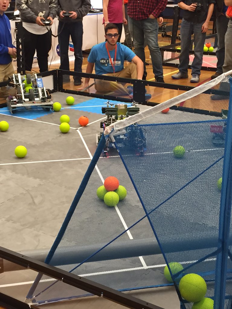 MsD_atLCSD's tweet image. Go Arctic Warriors!!! #LPoolVEX #LPoolHS