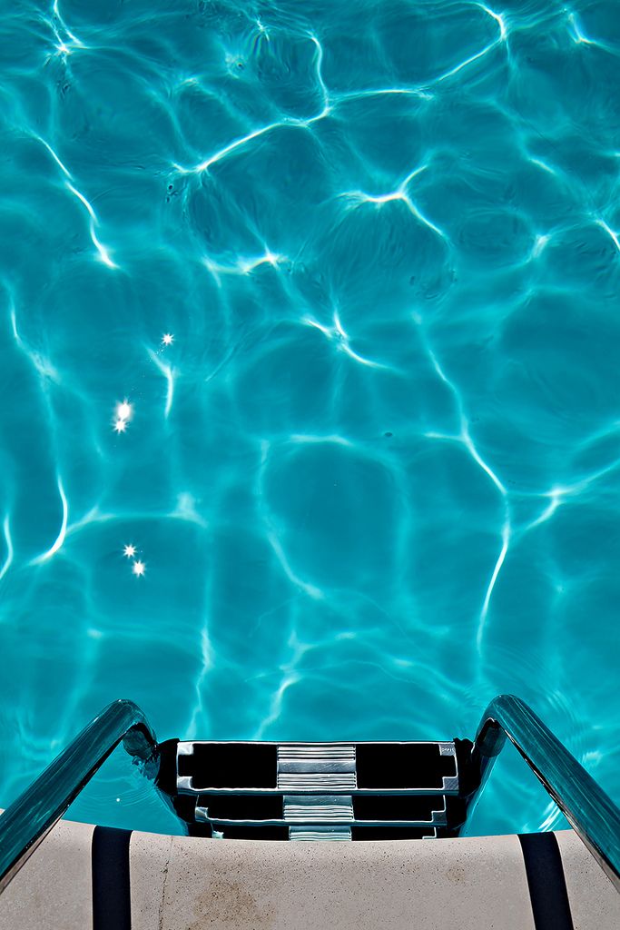 AssiaAhhatt's tweet photo. It's a perfect day to go swimming! What do you think? See you in the pool? https://t.co/prbQKjzkQs