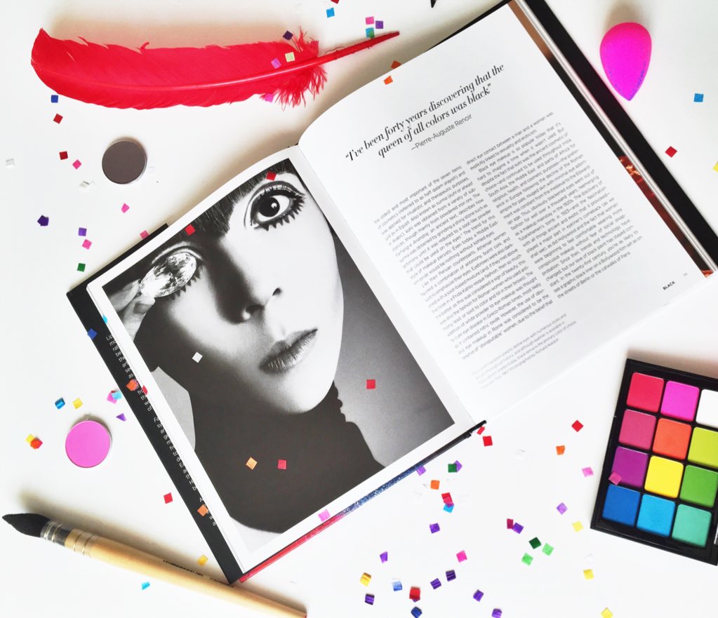 lajevadelvaso's tweet image. This book is everything! @Lisa_Eldridge #facepaintbook #thestoryofmakeup