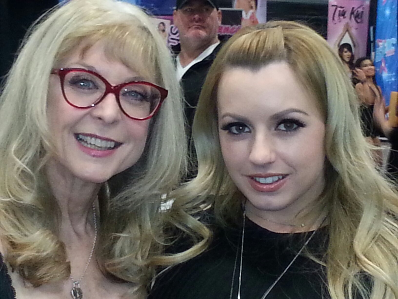 TW Pornstars - Nina Hartley®. Twitter. ..@Exxxotica, it's @OMG