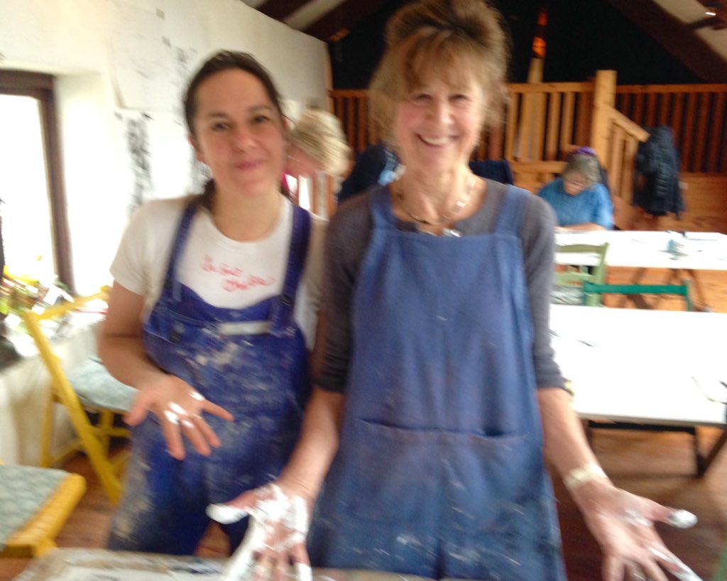 SteenLD's tweet image. Lovely lush students and friends @KeeleyCeramics @Coombestudios #growingcreativity