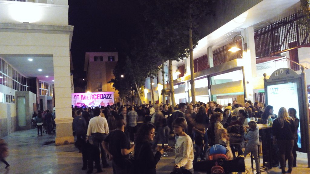 CrisConsuegra's tweet photo. Excelente espacio #Mercedjazz dentro del Festival Internacional de Jazz de #Málaga #Jazz https://t.co/hwRVA1TgYp