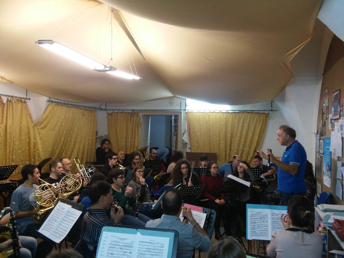 CFModica's tweet photo. Concluse le #prove #generali , ci vediamo al #comcerto di #SantaCecilia/#CFModica #Italia #Modica #orchestradifati https://t.co/9Ega5chFT3