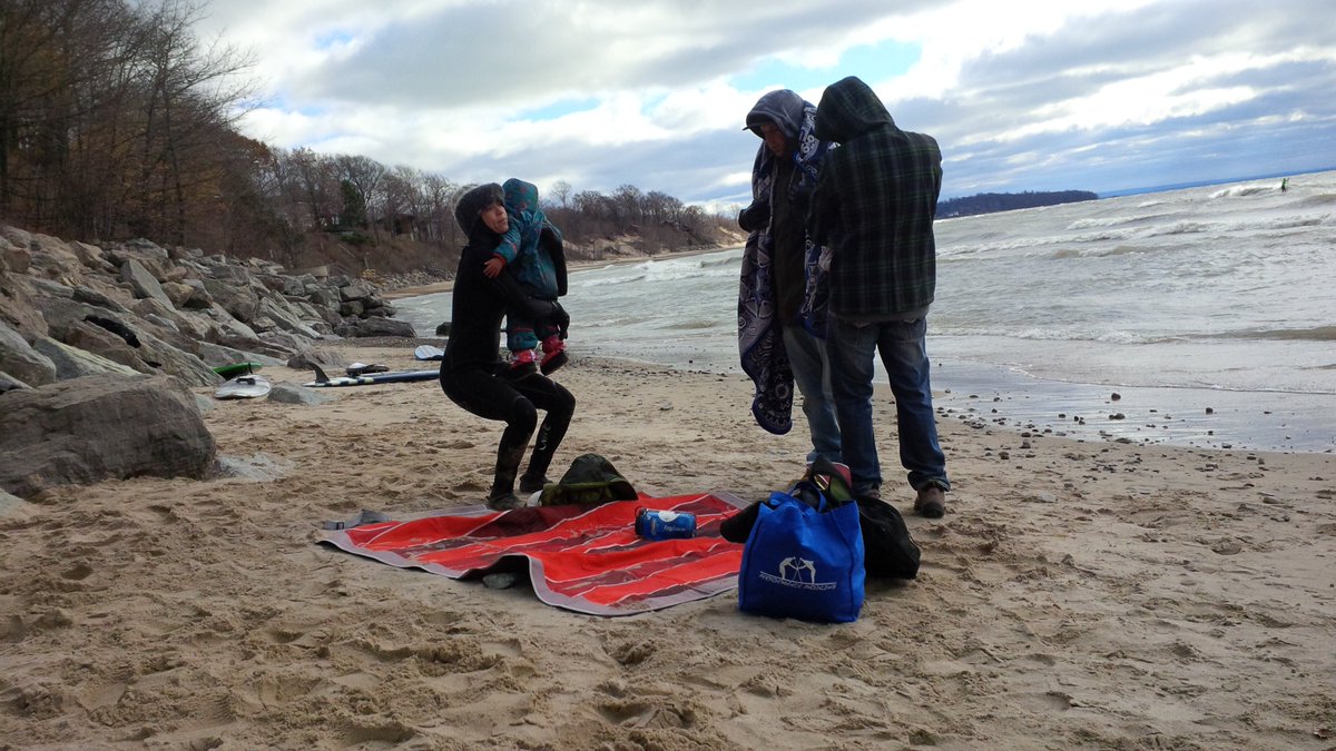 NorthShoreSUP's tweet photo. Gales of November 2015 #Wyldewood Surf https://t.co/1Z8zwtSRsp