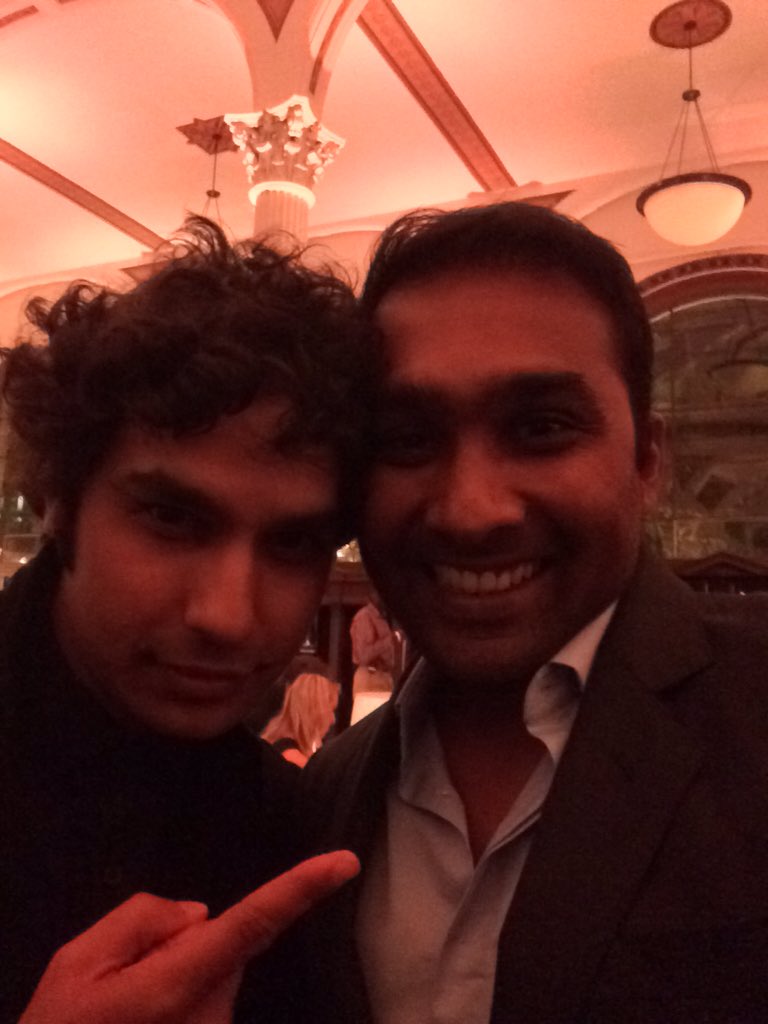 Look who I met <a href="/T20AllStars/">Cricket All Stars</a> function last night. Brilliant <a href="/kunalnayyar/">K</a> #BigBangTheory