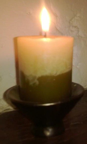 SabrynaTorres2's tweet photo. En mémoire des victimes de la barbarie humaine #JesuisParis https://t.co/Q4NCC1ZiMz