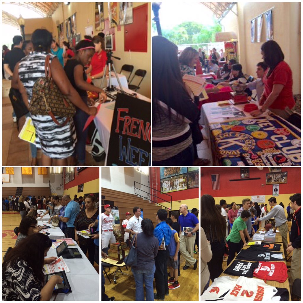 AlumniPaceHs's tweet photo. Our #PaceOpenHouse attendees are checking out all the #PaceClubs & #SpartanSports! #PaceFamily #FuturePaceSpartans https://t.co/spuc6tlAR0