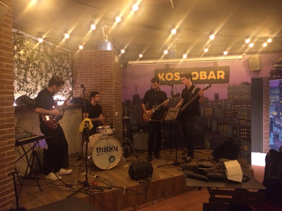 BCN2me's tweet photo. Live music @KosmobarBcn #rock #livemusic #Barcelona https://t.co/OfuyDTJE0v