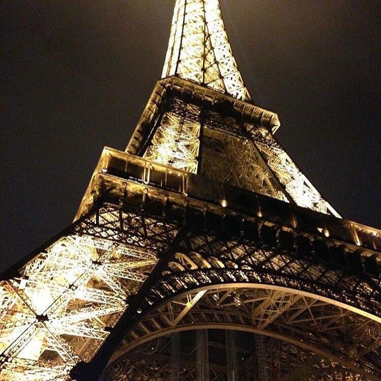 iconmon's tweet photo. #PraiforParis ❤️🌍🌎🌏✨🌟 @abpelayo @abpelayo @vadianne @CrisMendez_ @CarmeChaparro @cfernandezhevia @charo_sanroman https://t.co/KM9YVvqHu0
