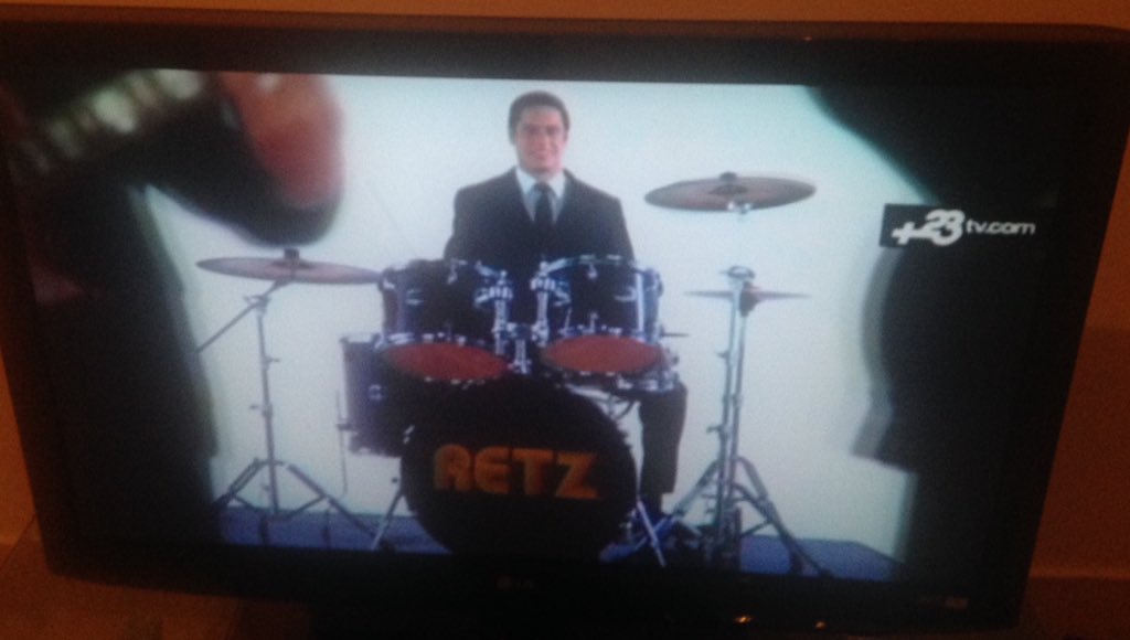 Kelly_PrincessR's tweet photo. Al fin veo el video de los Retz en @mas23tv me gusta demasiado #T10 https://t.co/yMMaIEYNeq